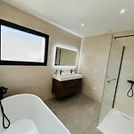 Moderne Privée Avec Piscine, Vue Montagne 3 Villa
