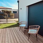 Villa Moderne Privée Avec Piscine, Vue Montagne 3 *