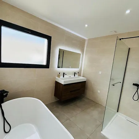 Moderne Privee Avec Piscine, Vue Montagne 3 Villa