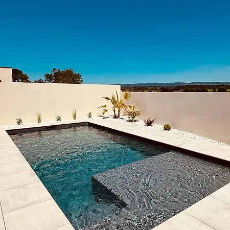Modern Pool Beautiful View Pennautier