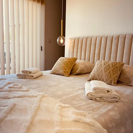 Villa Moderne Privee Avec Piscine, Vue Montagne 3