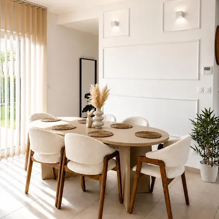 Moderne Privee Avec Piscine, Vue Montagne 3